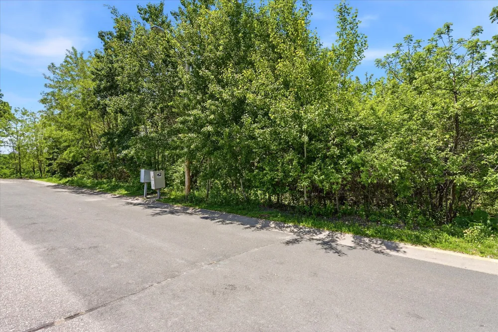6081 Paris Avenue #B2 Stillwater, MN 55082