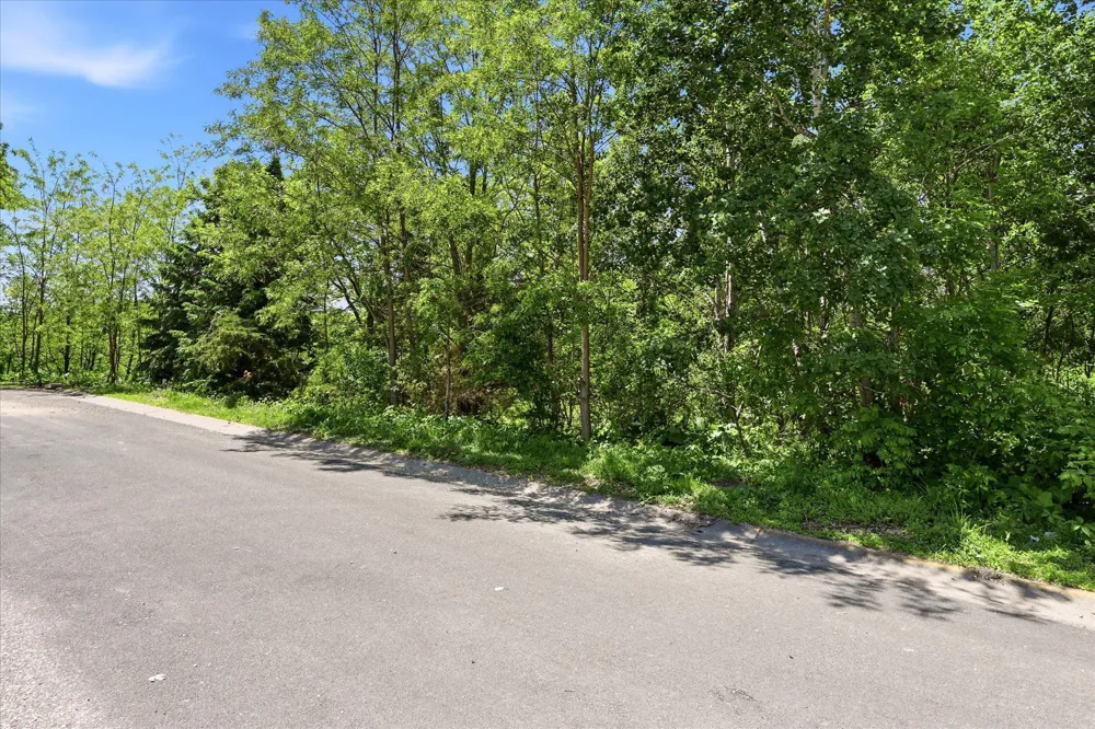 6081 Paris Avenue #B2 Stillwater, MN 55082