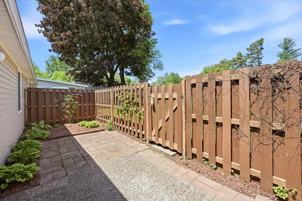 6081 Paris Avenue #B2 Stillwater, MN 55082