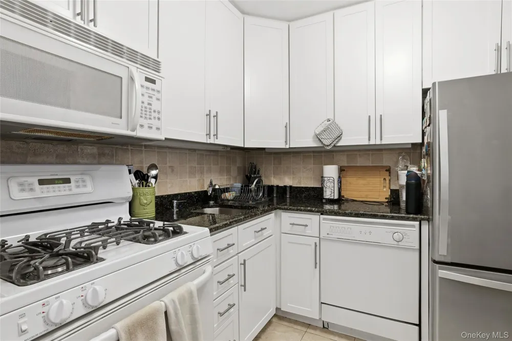 337 E 50th Street #2E New York (Manhattan), NY 10022