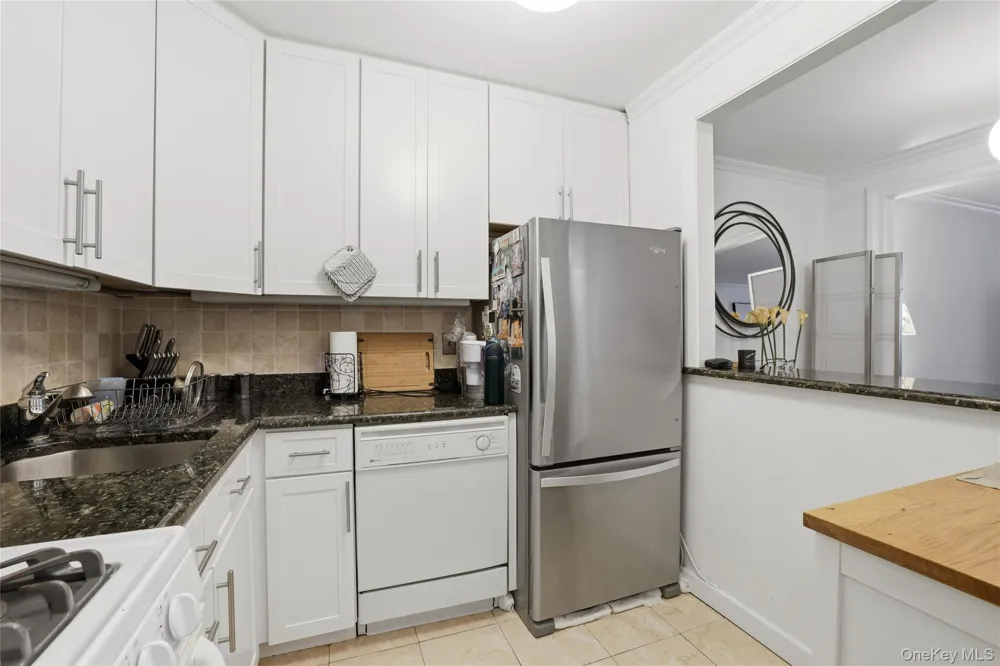 337 E 50th Street #2E New York (Manhattan), NY 10022