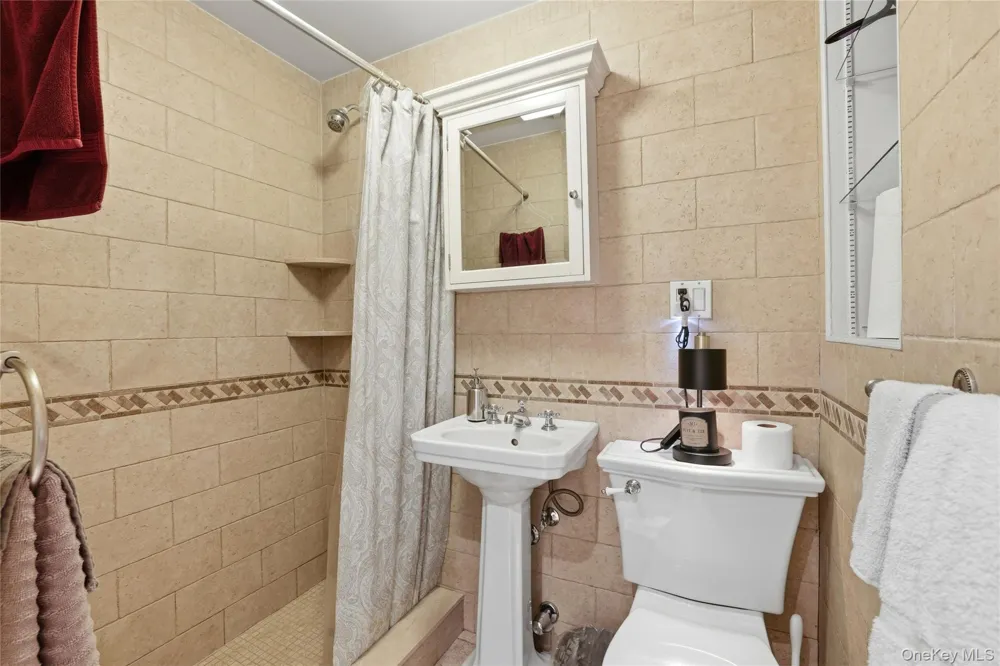 337 E 50th Street #2E New York (Manhattan), NY 10022