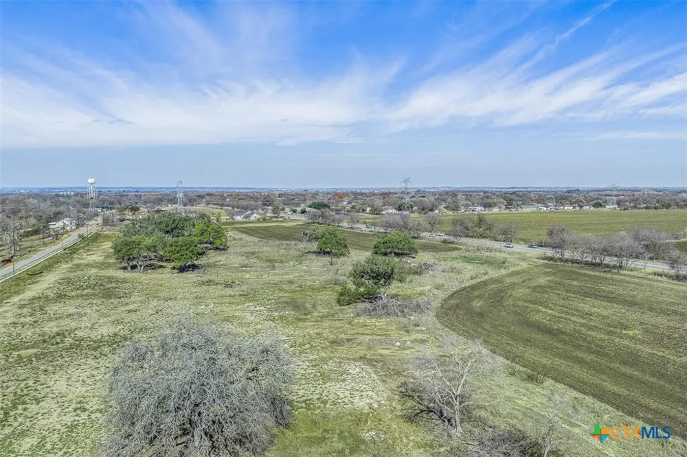 600 River Road Martindale, TX 78655