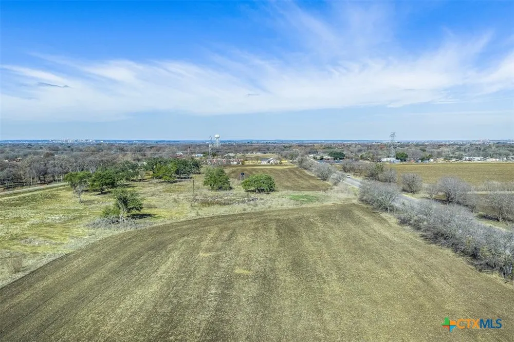 600 River Road Martindale, TX 78655