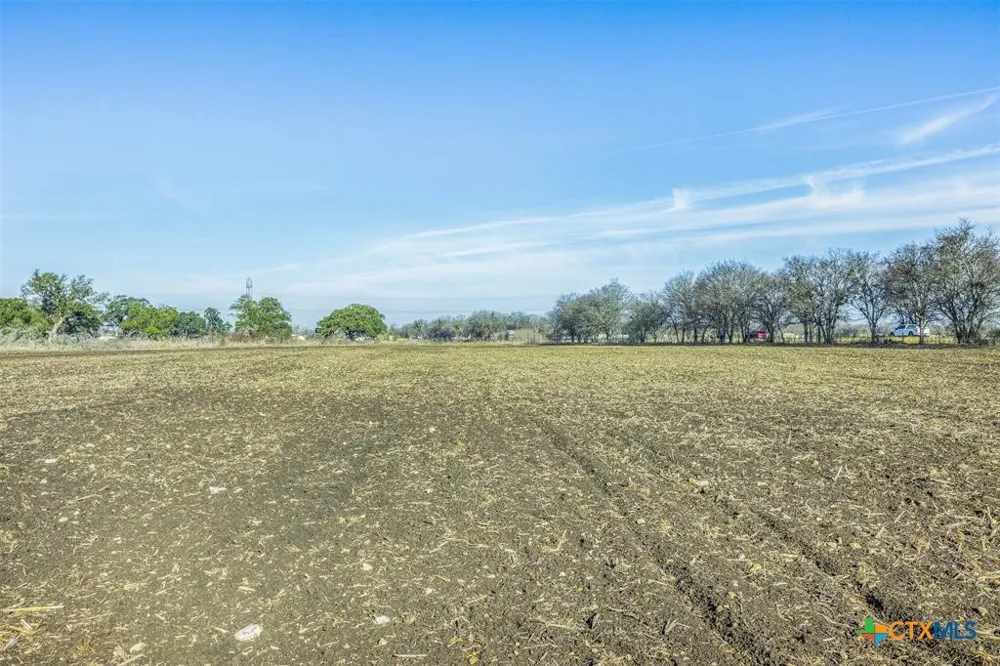 600 River Road Martindale, TX 78655