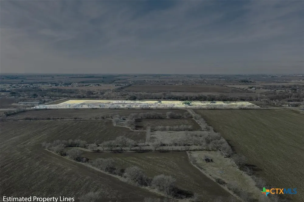 600 River Road Martindale, TX 78655