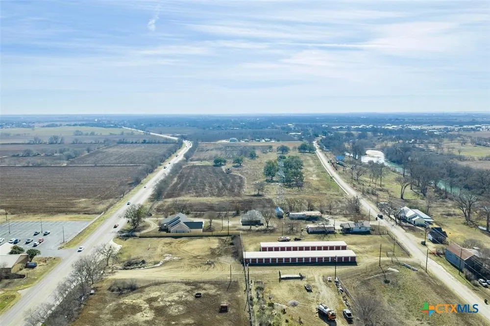 600 River Road Martindale, TX 78655