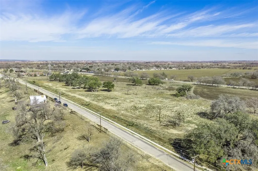600 River Road Martindale, TX 78655