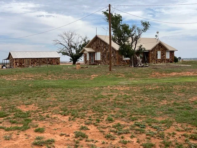 758 County Road 317 Rotan, TX 79546