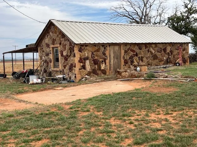 758 County Road 317 Rotan, TX 79546