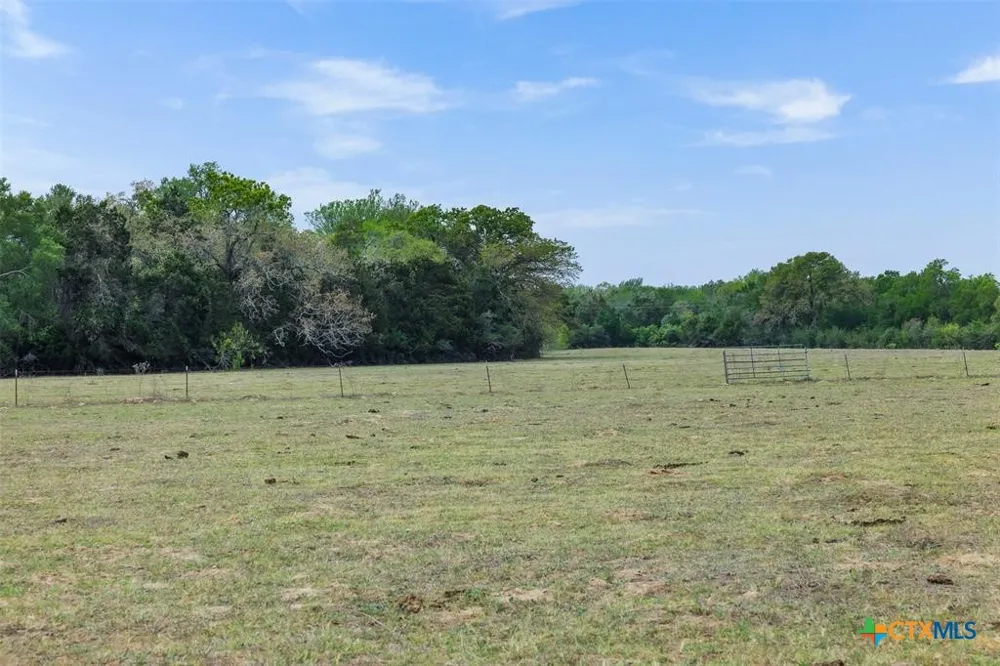 579 Lower Elgin Road Elgin, TX 78621