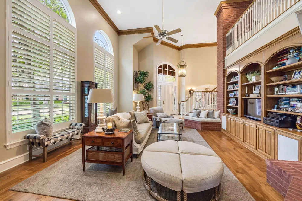 2821 Reynolds Port Neches, TX 77651