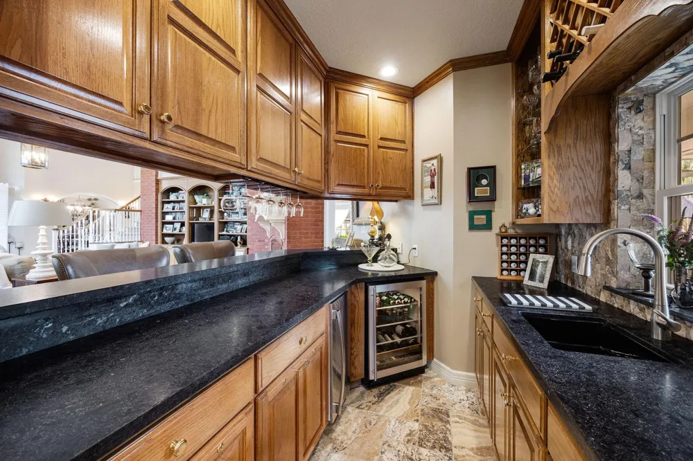 2821 Reynolds Port Neches, TX 77651