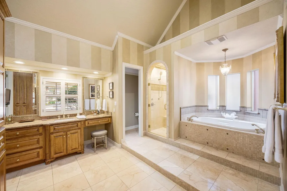 2821 Reynolds Port Neches, TX 77651