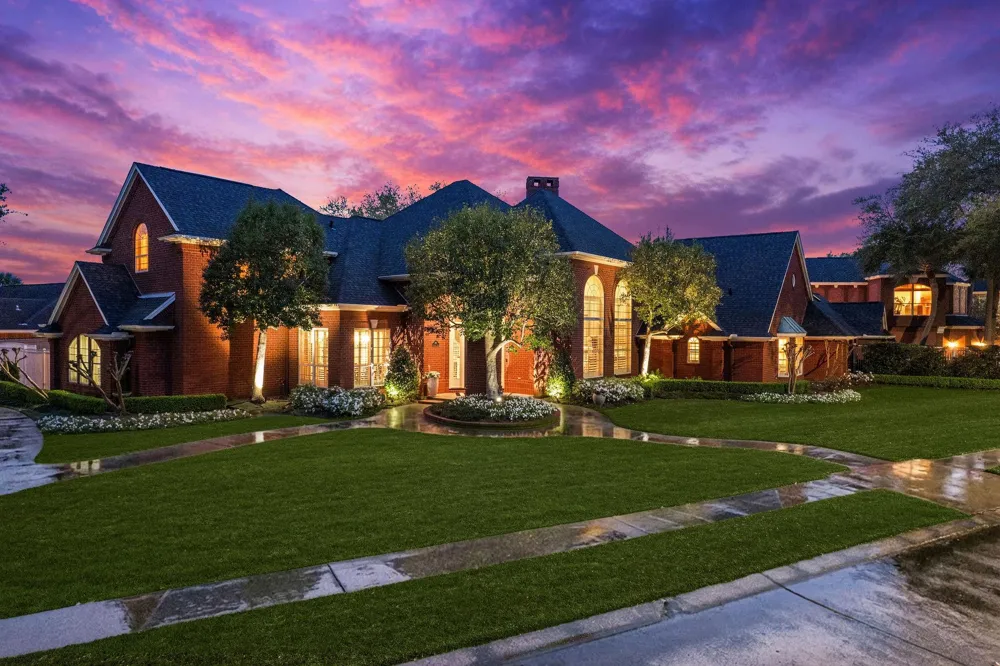 2821 Reynolds Port Neches, TX 77651