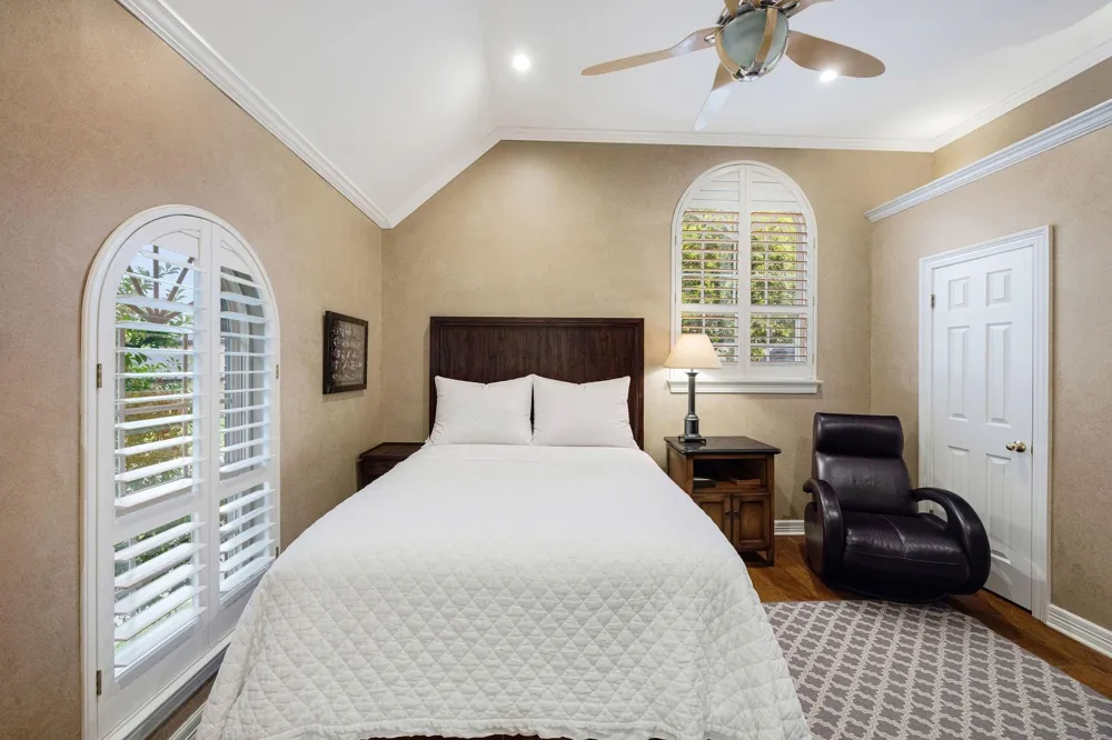 2821 Reynolds Port Neches, TX 77651