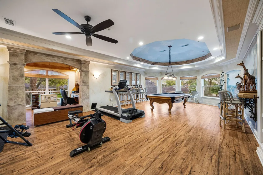 2821 Reynolds Port Neches, TX 77651