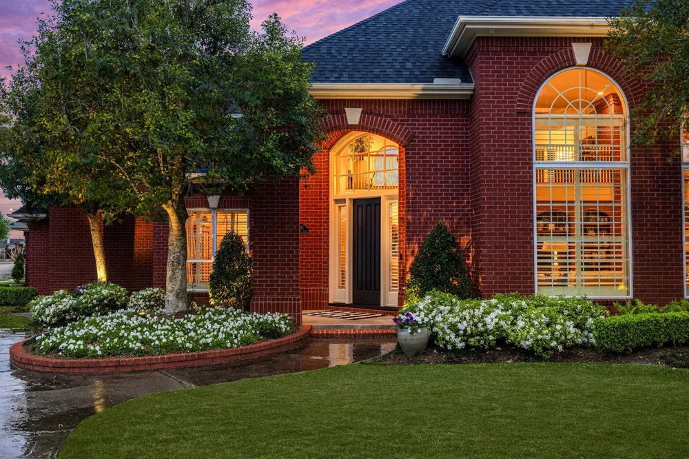 2821 Reynolds Port Neches, TX 77651