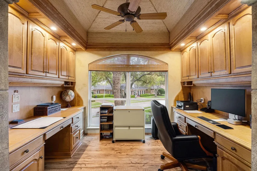 2821 Reynolds Port Neches, TX 77651