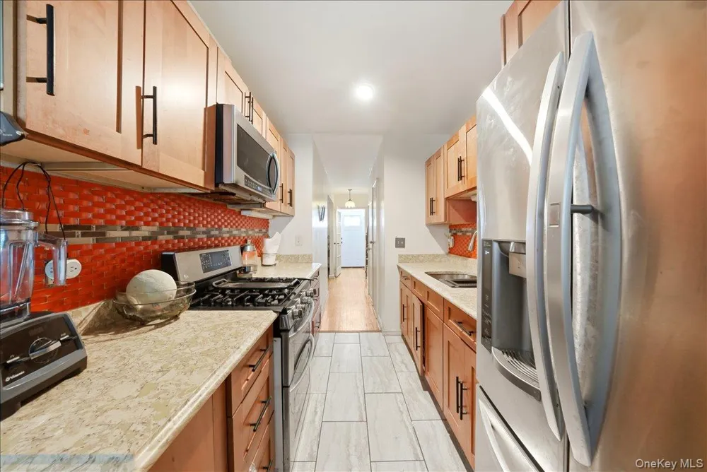 4425 Richardson Avenue Bronx, NY 10470