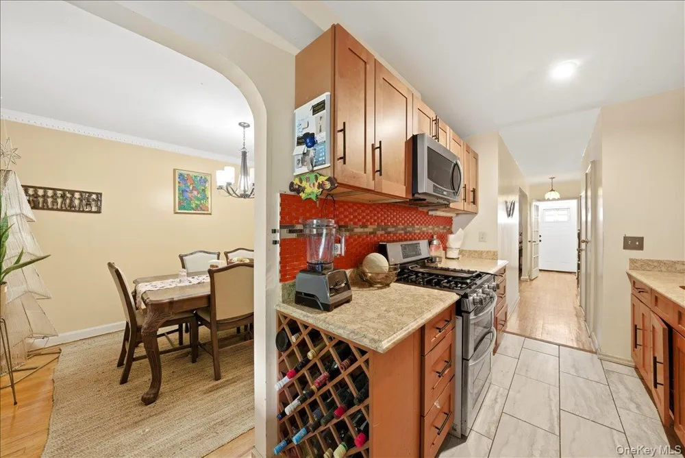 4425 Richardson Avenue Bronx, NY 10470