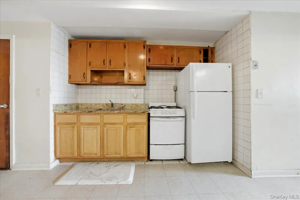 4425 Richardson Avenue Bronx, NY 10470