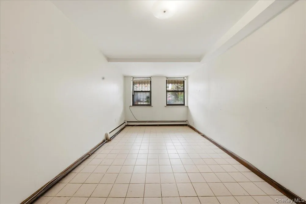 4425 Richardson Avenue Bronx, NY 10470