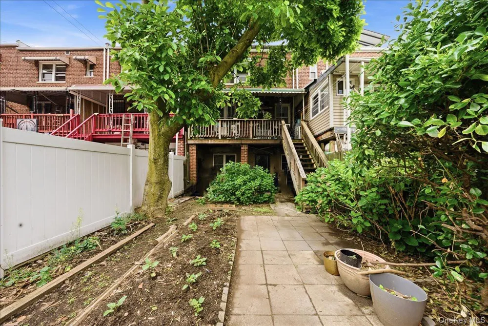 4425 Richardson Avenue Bronx, NY 10470