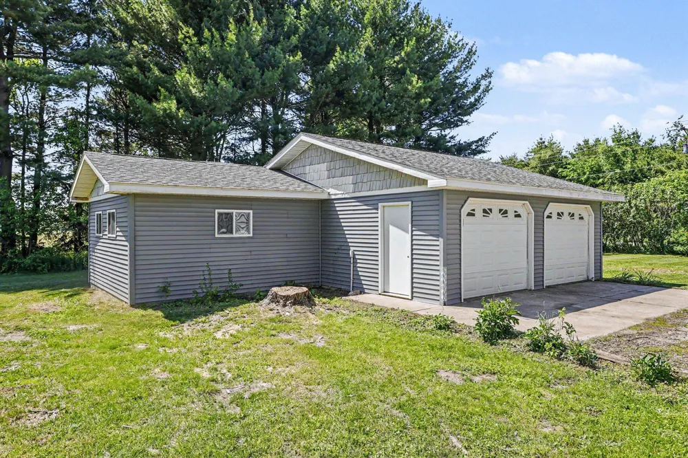 22111 Dutch Settlement Street Cassopolis, MI 49031