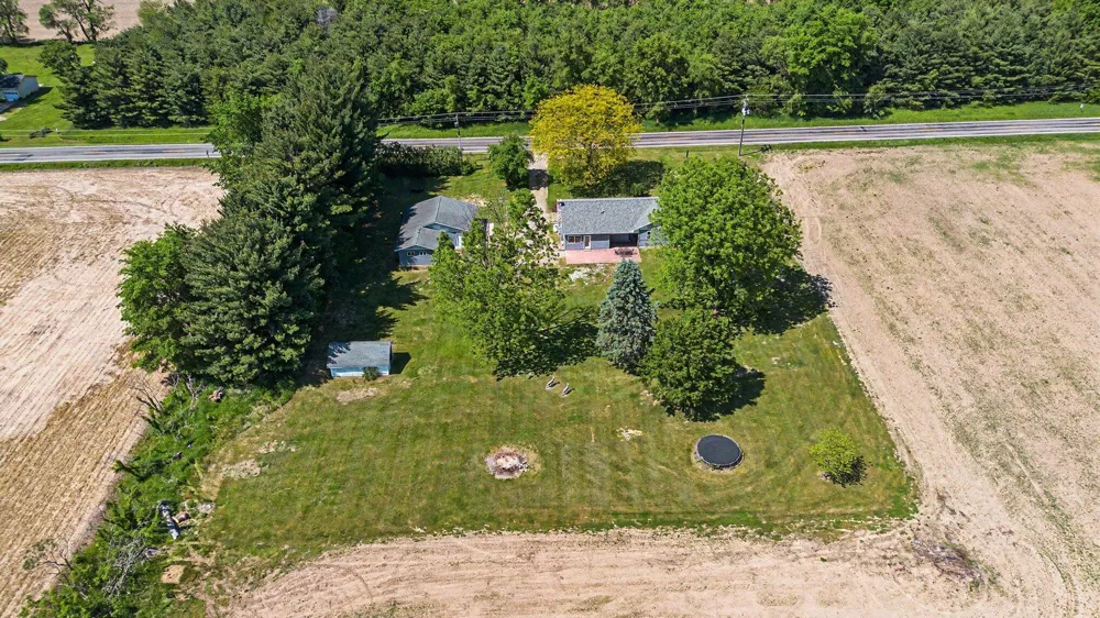 22111 Dutch Settlement Street Cassopolis, MI 49031