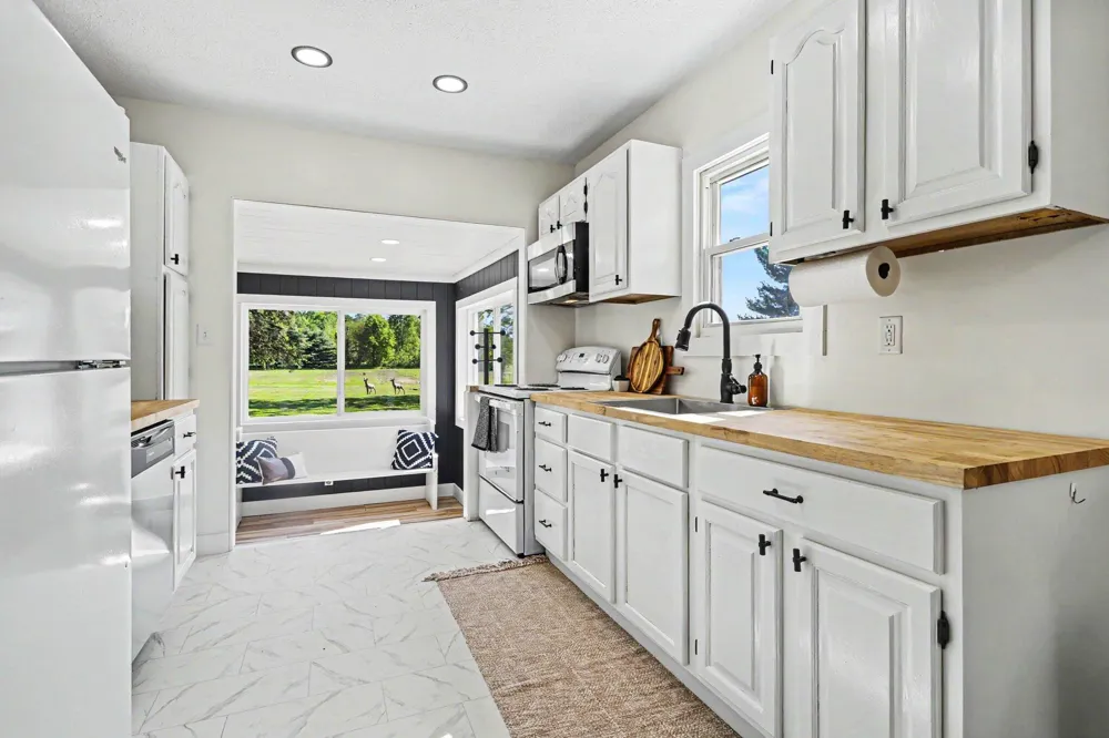 22111 Dutch Settlement Street Cassopolis, MI 49031