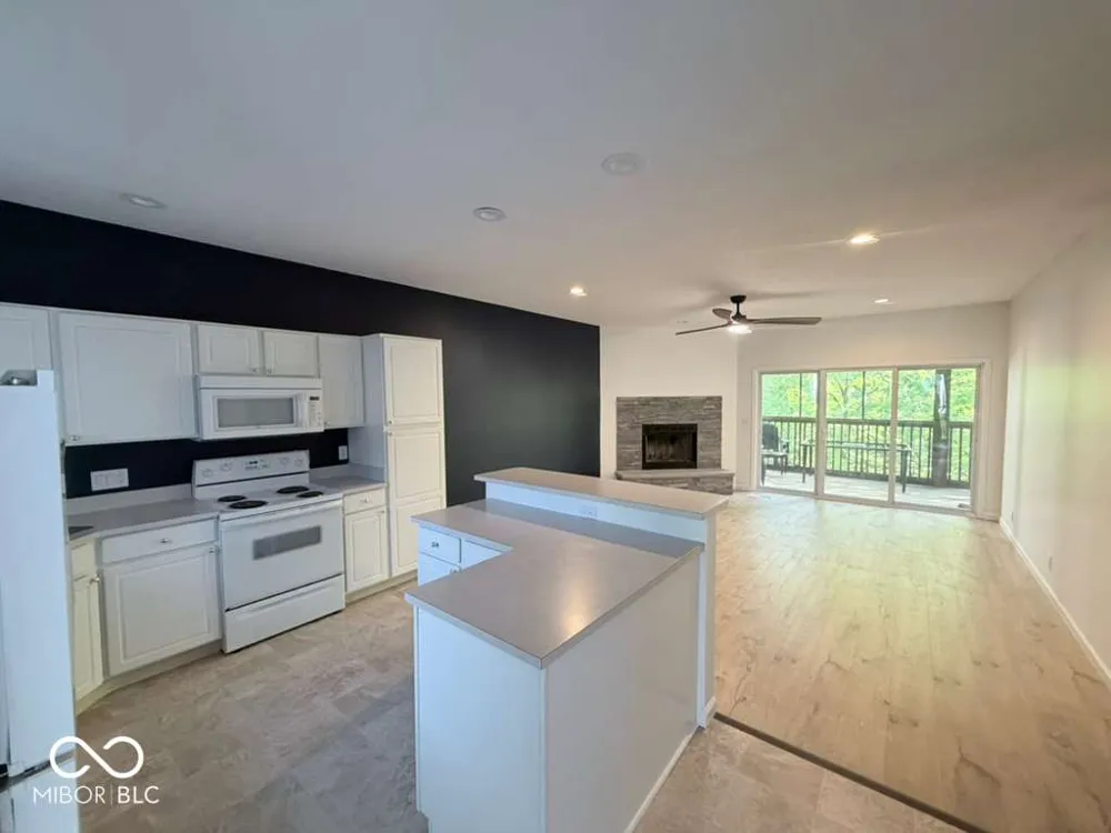 9640 S Bay Pointe Court #11 Bloomington, IN 47401