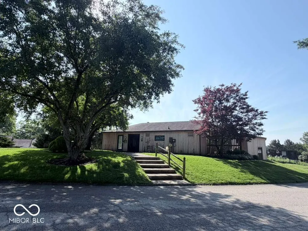 9640 S Bay Pointe Court #11 Bloomington, IN 47401