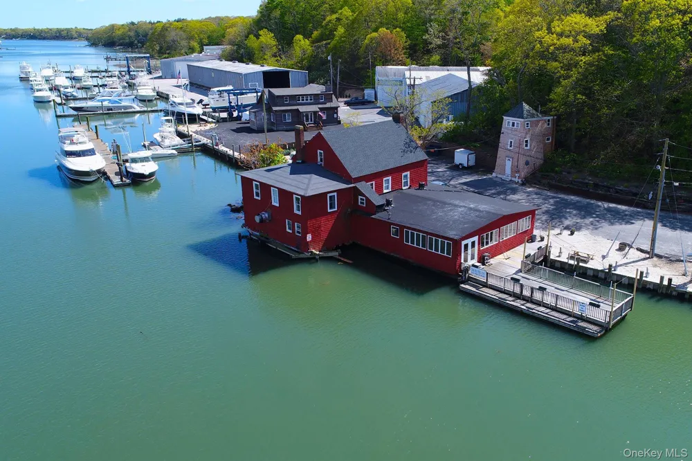900 Mason Drive Cutchogue, NY 11935