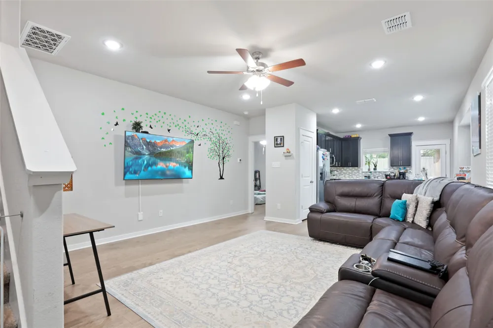 1519 Fenton Hill Drive Leander, TX 78641