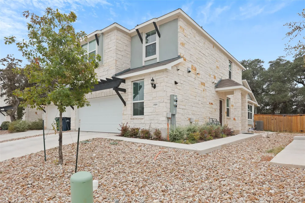 1519 Fenton Hill Drive Leander, TX 78641