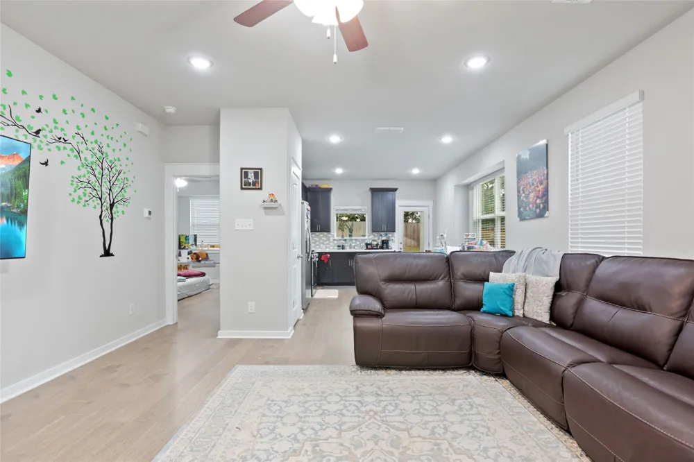 1519 Fenton Hill Drive Leander, TX 78641