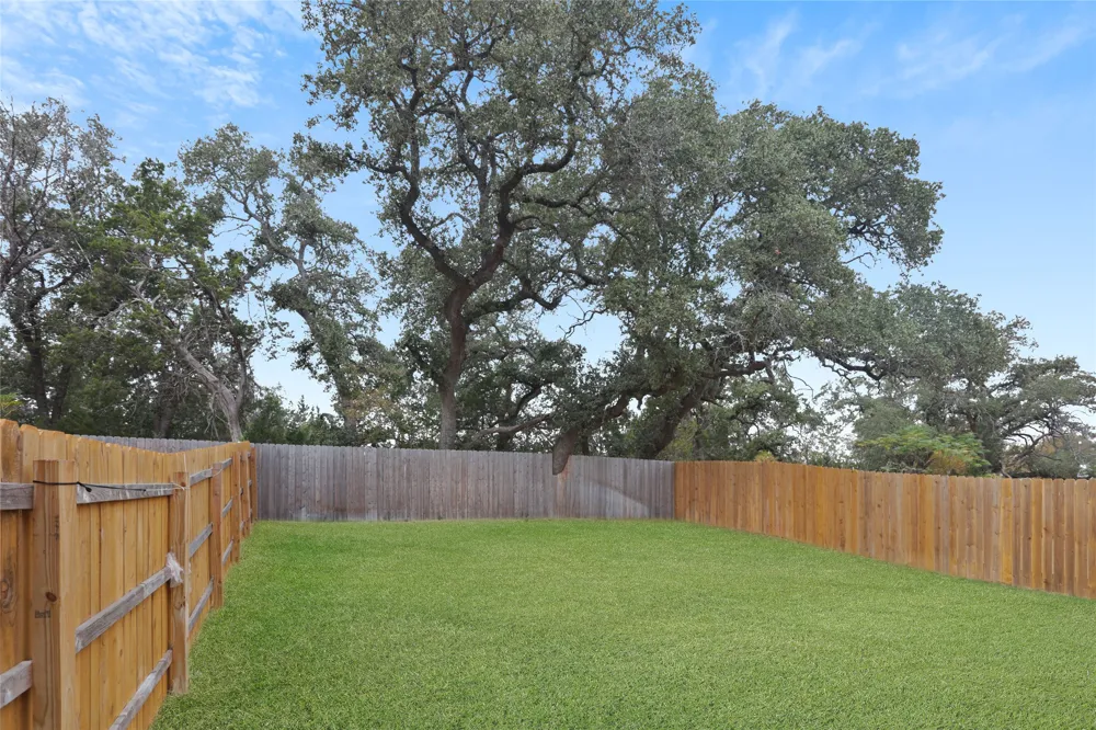 1519 Fenton Hill Drive Leander, TX 78641
