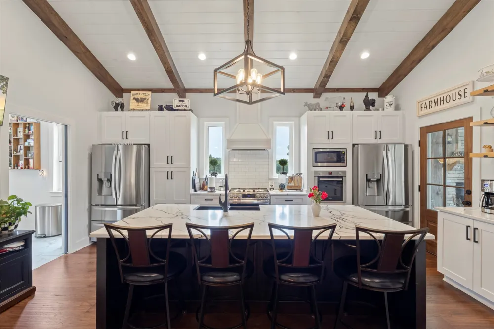 2408 Vz County Road 3104 Edgewood, TX 75117