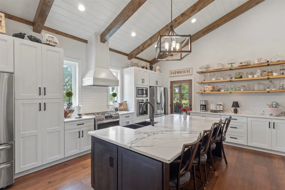 2408 Vz County Road 3104 Edgewood, TX 75117