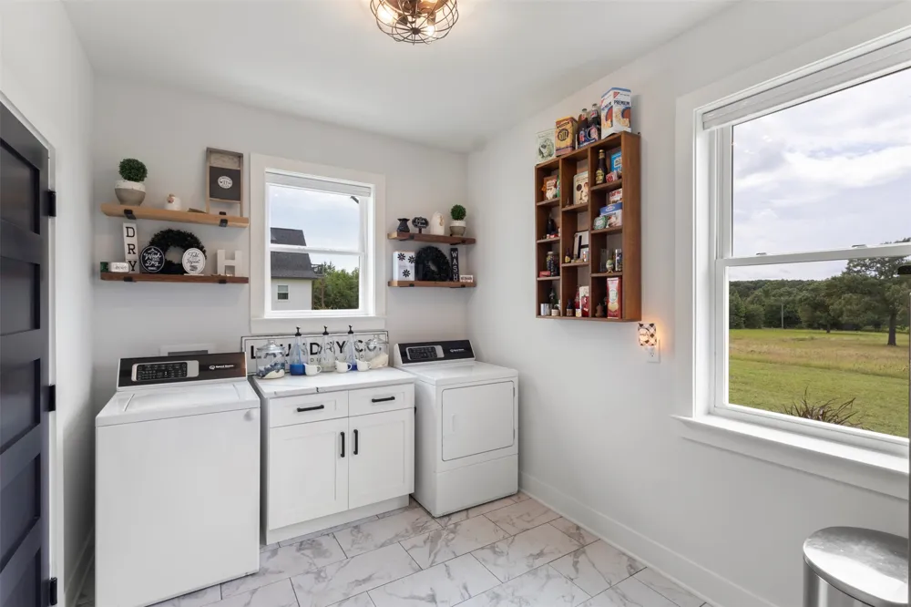 2408 Vz County Road 3104 Edgewood, TX 75117