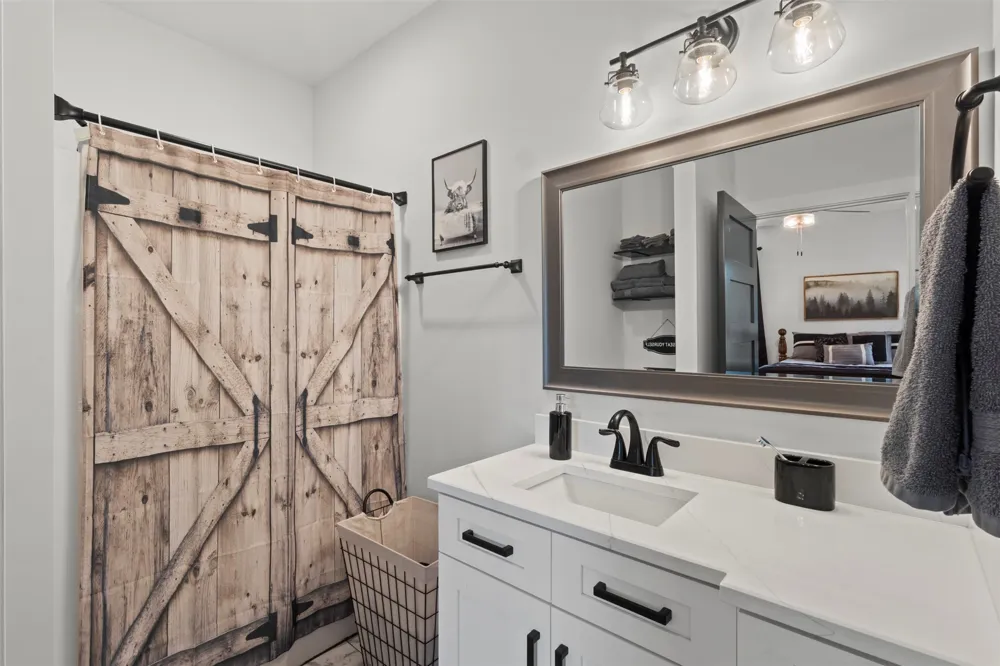 2408 Vz County Road 3104 Edgewood, TX 75117