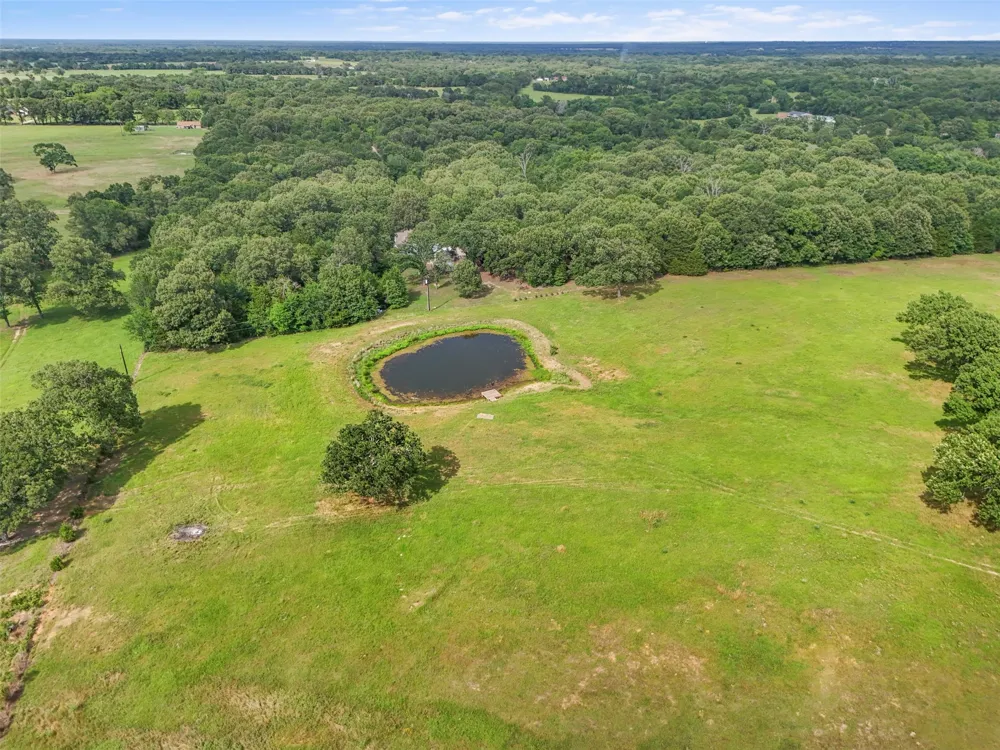 2408 Vz County Road 3104 Edgewood, TX 75117