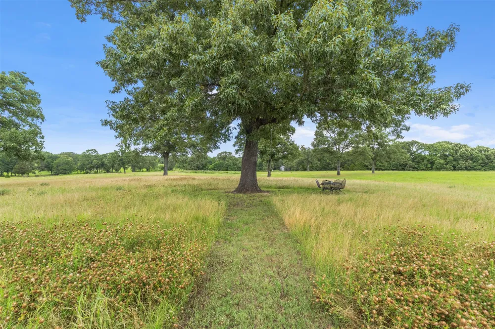 2408 Vz County Road 3104 Edgewood, TX 75117