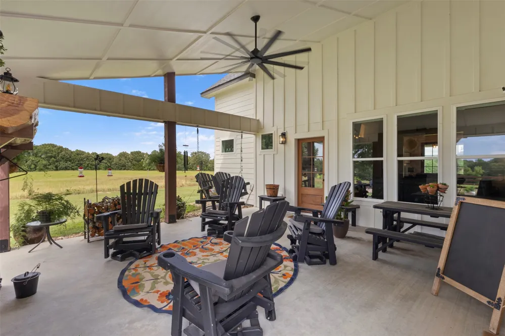 2408 Vz County Road 3104 Edgewood, TX 75117