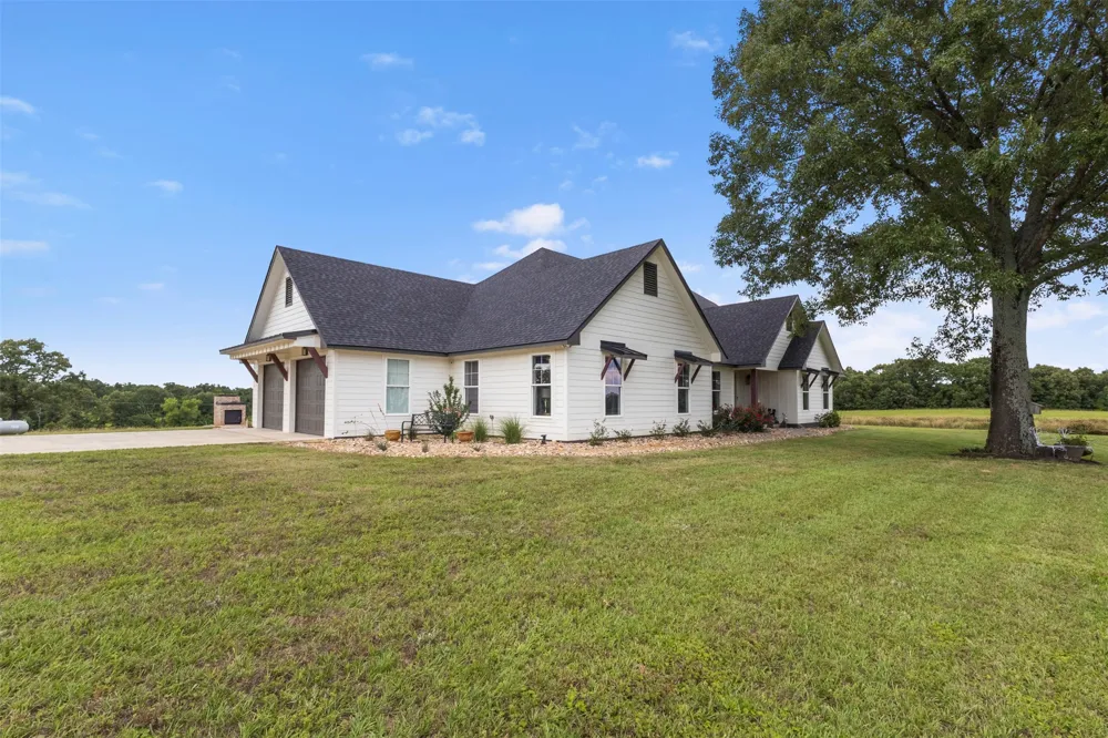 2408 Vz County Road 3104 Edgewood, TX 75117