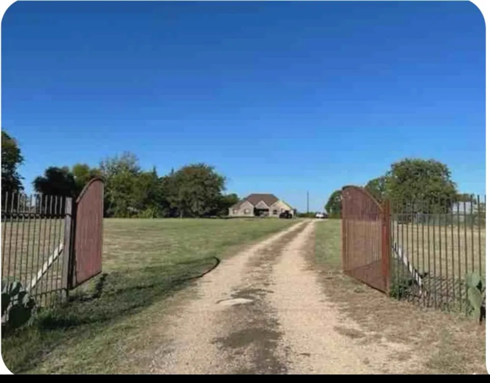 2219 Farm Road 275 Cumby, TX 75433