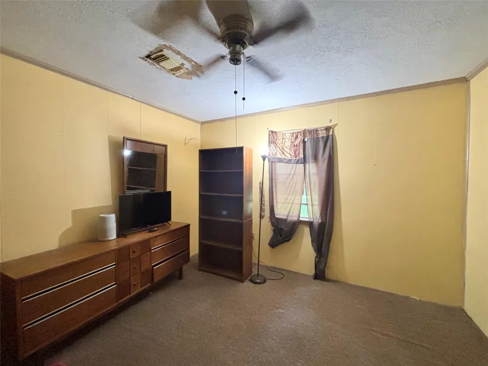 9434 Us Highway 69 S Warren, TX 77664