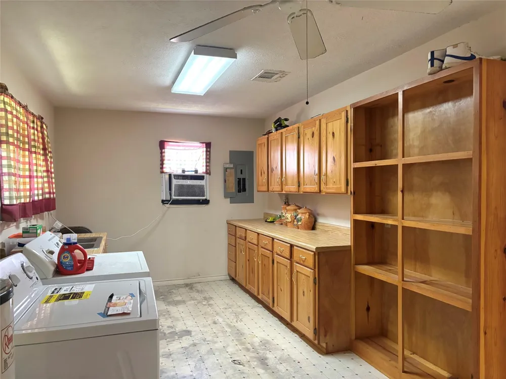 9434 Us Highway 69 S Warren, TX 77664