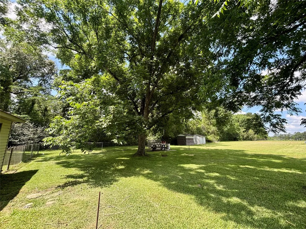 9434 Us Highway 69 S Warren, TX 77664